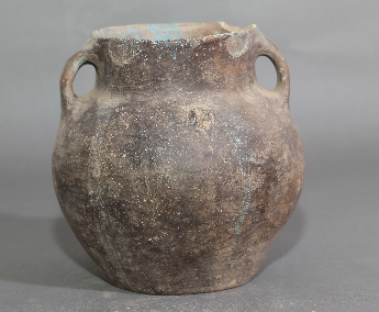 夹砂黑陶双耳罐