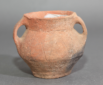 夹砂红陶双耳罐