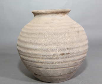 旋纹灰陶罐 