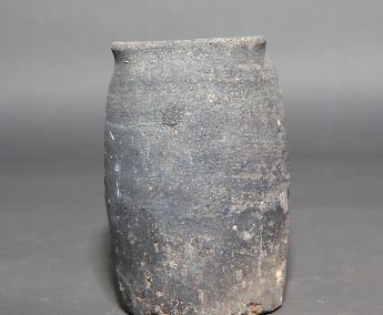 敛口圆腹灰陶井