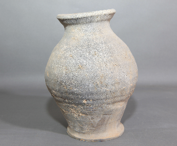 灰陶侈口瓶	