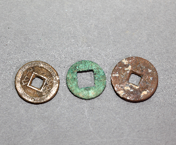 “乾隆通宝”铜币