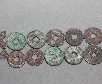 “嘉庆通宝”铜币