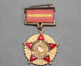 1951年抗美援朝纪念章	