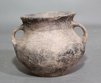 夹砂褐陶双耳罐