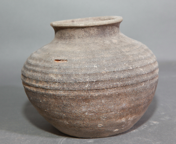 旋纹灰陶罐