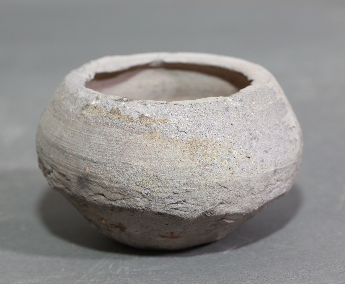 夹砂灰陶甑