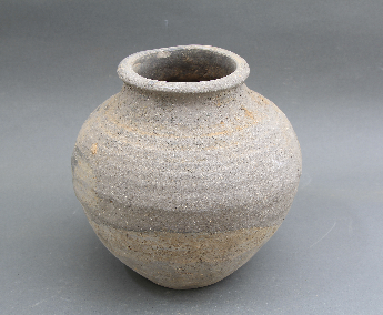 旋纹灰陶罐
