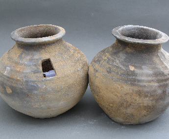 旋纹灰陶罐