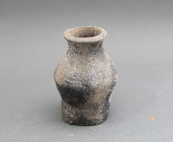 灰陶小口瓶