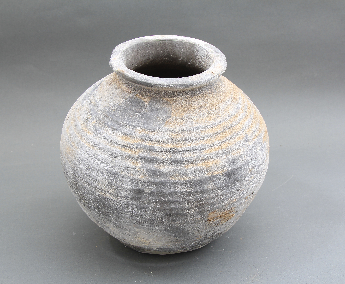 旋纹灰陶罐