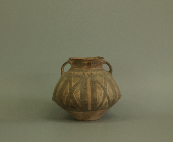 折角网格直线纹彩陶罐