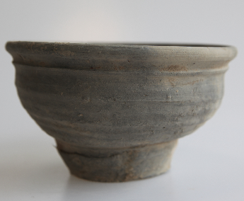 旋纹灰陶碗