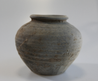 旋纹灰陶罐